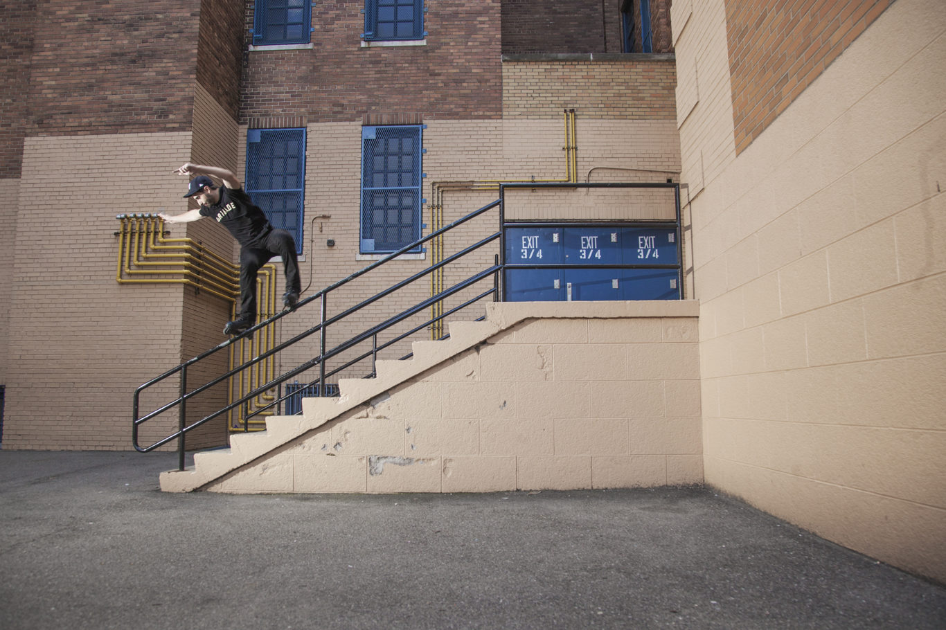 SWITCH FRONT  ROYALE - SUNNYSIDE QUEENS, NY - PHOTOGRAPH BY RYAN LOEWY FOR BE-MAG